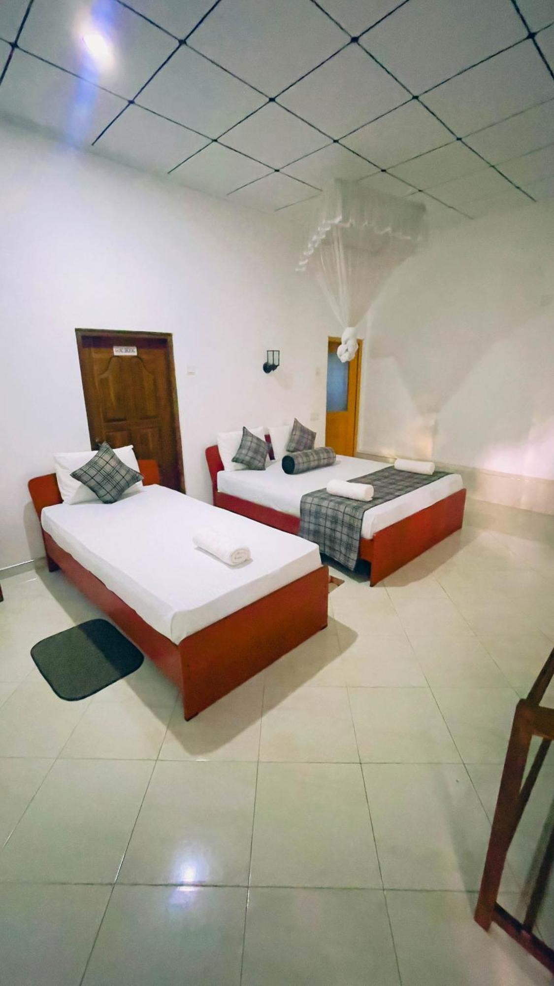 White Eagle Hotel Sigiriya Buitenkant foto