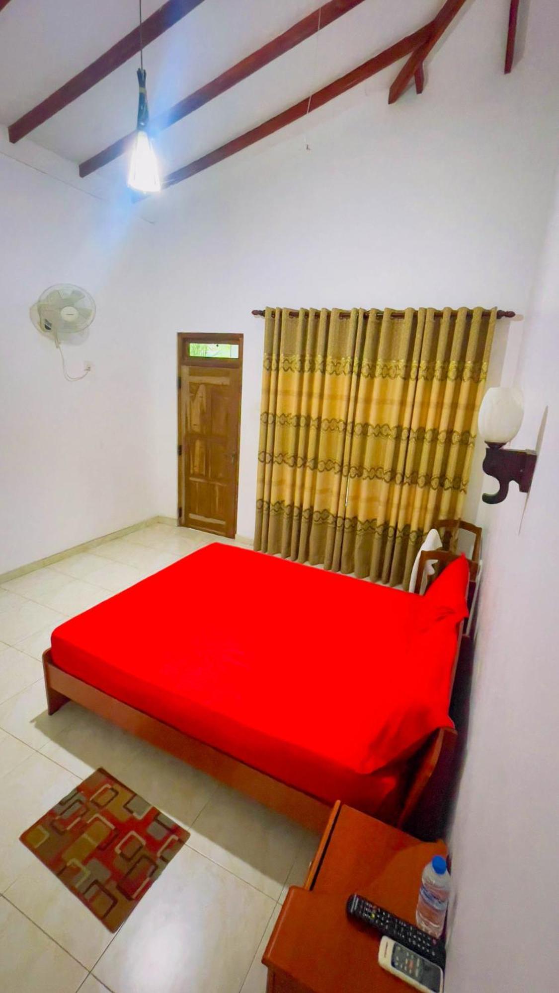 White Eagle Hotel Sigiriya Buitenkant foto