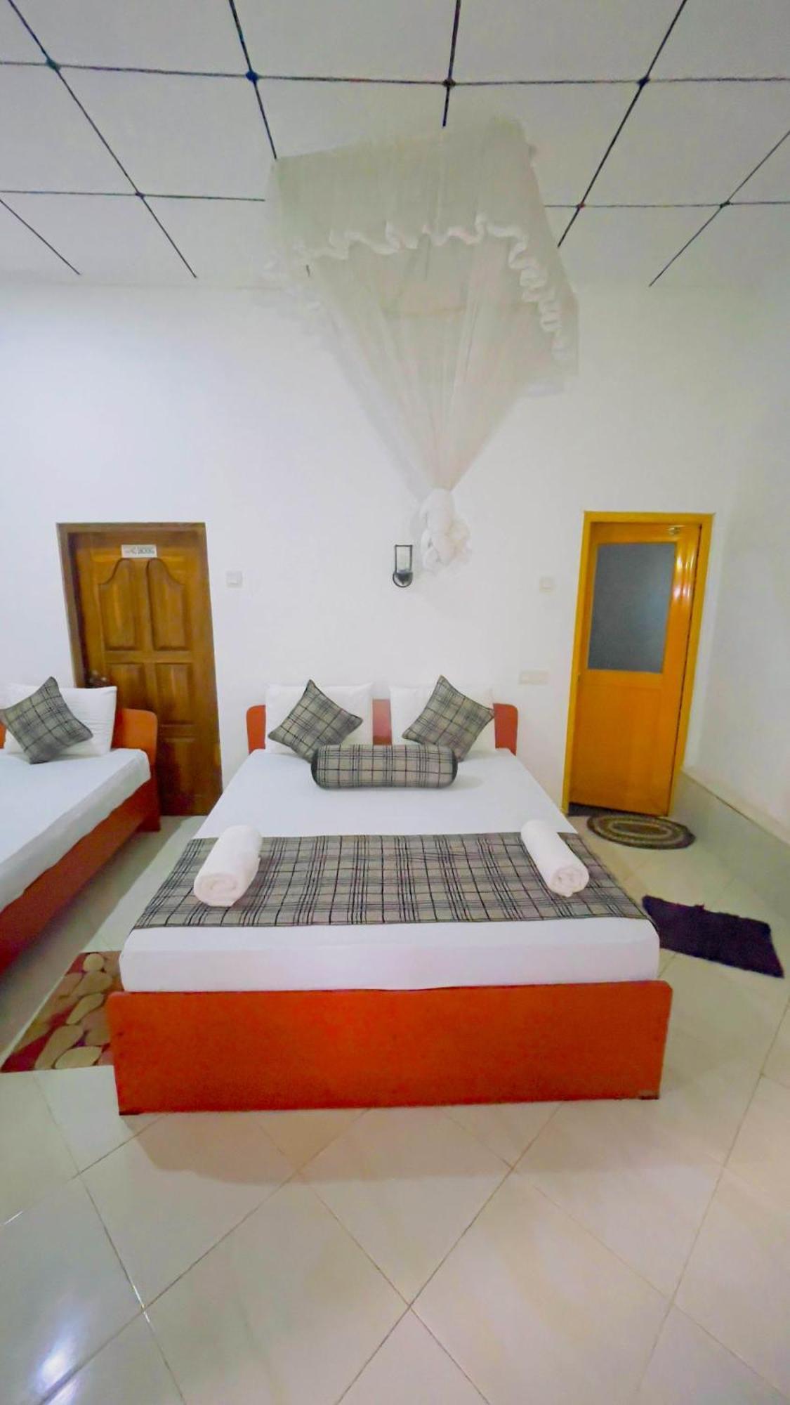 White Eagle Hotel Sigiriya Buitenkant foto