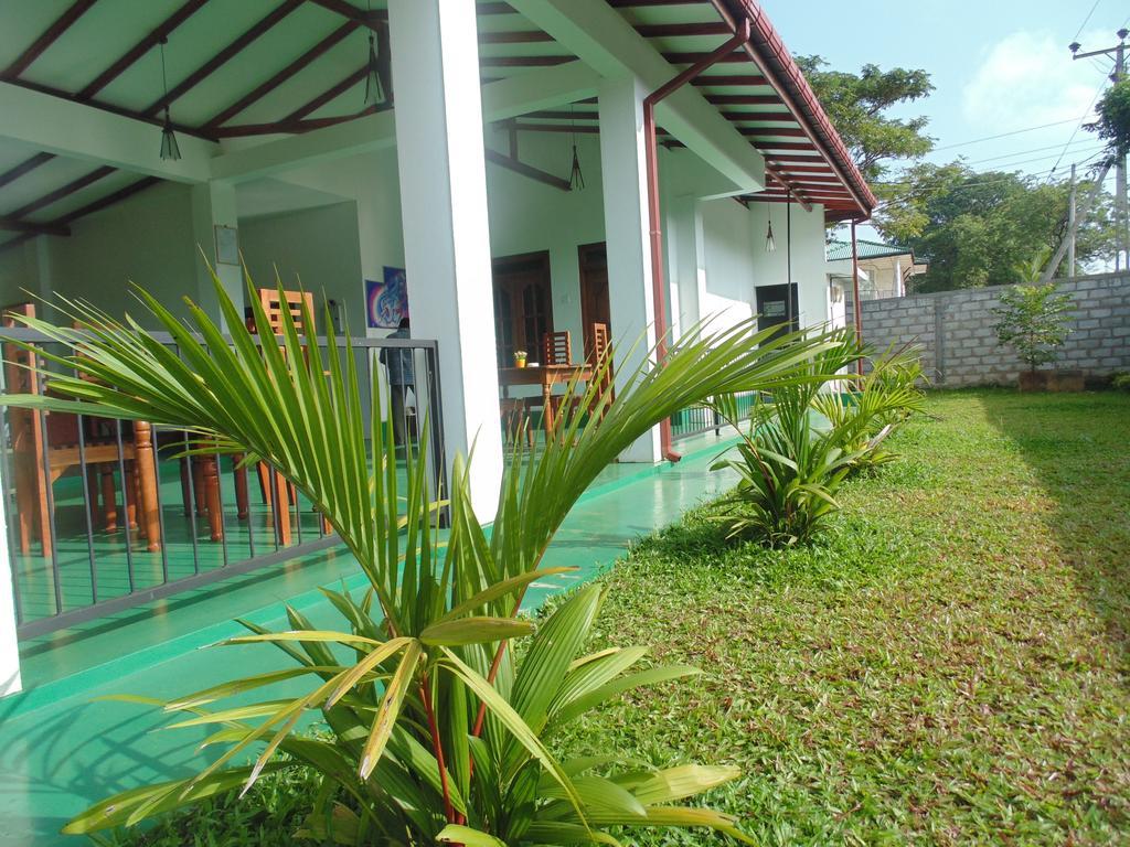 White Eagle Hotel Sigiriya Buitenkant foto