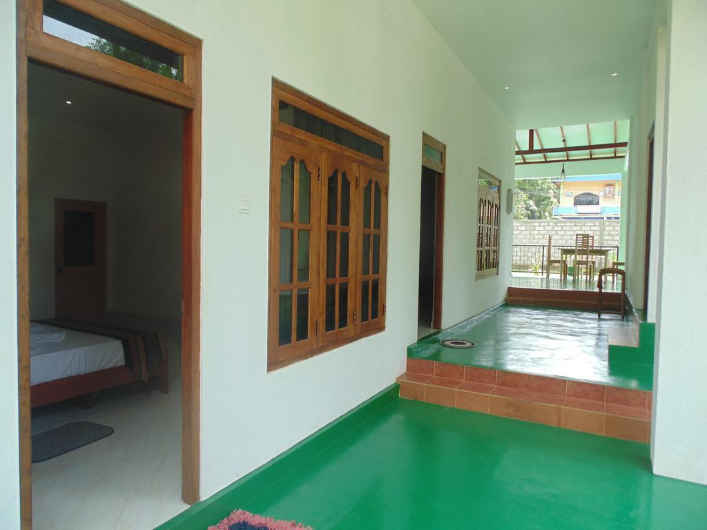 White Eagle Hotel Sigiriya Buitenkant foto
